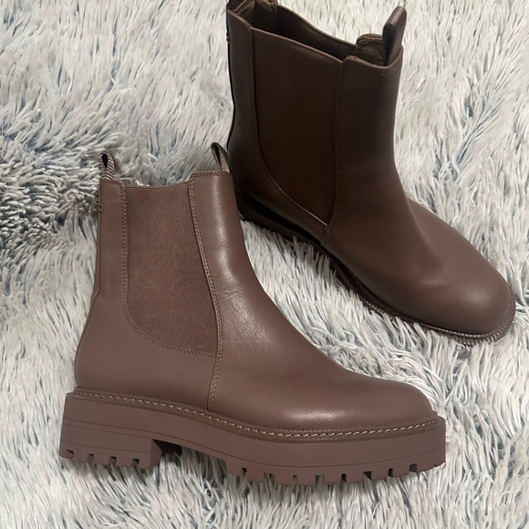 Sam Edelman Chelsea booties - Picture 6 of 6